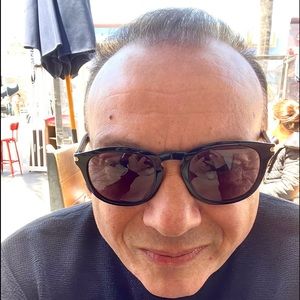 Meet your Posher, Vito